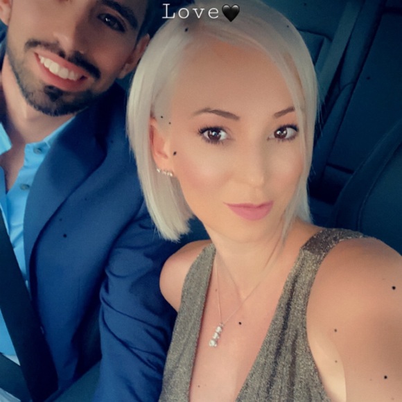 Meet your Posher, Amber - Picture 2 of 3